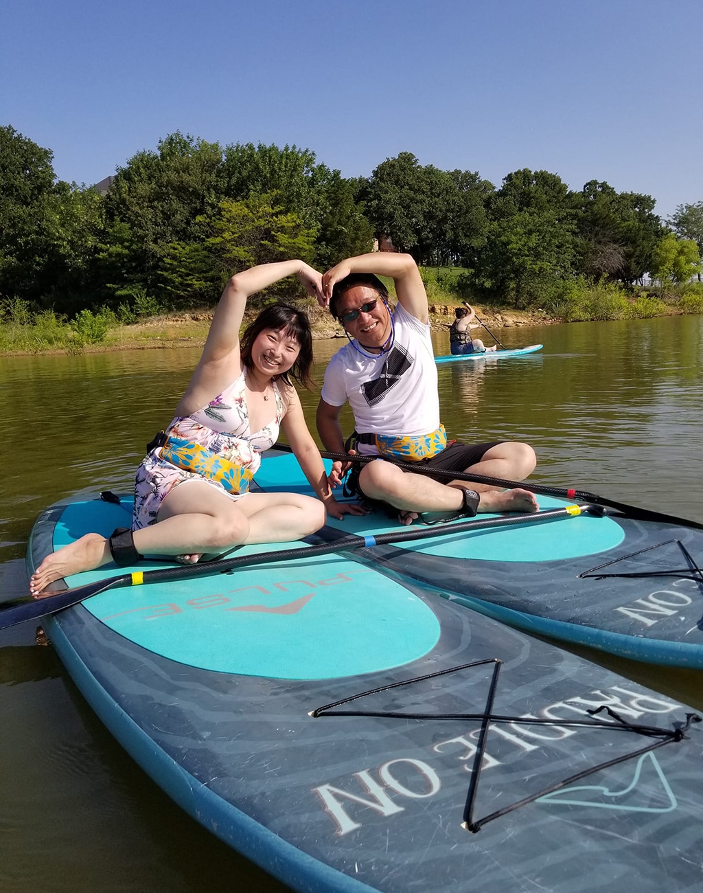 Bluet Sup couples at the lake event